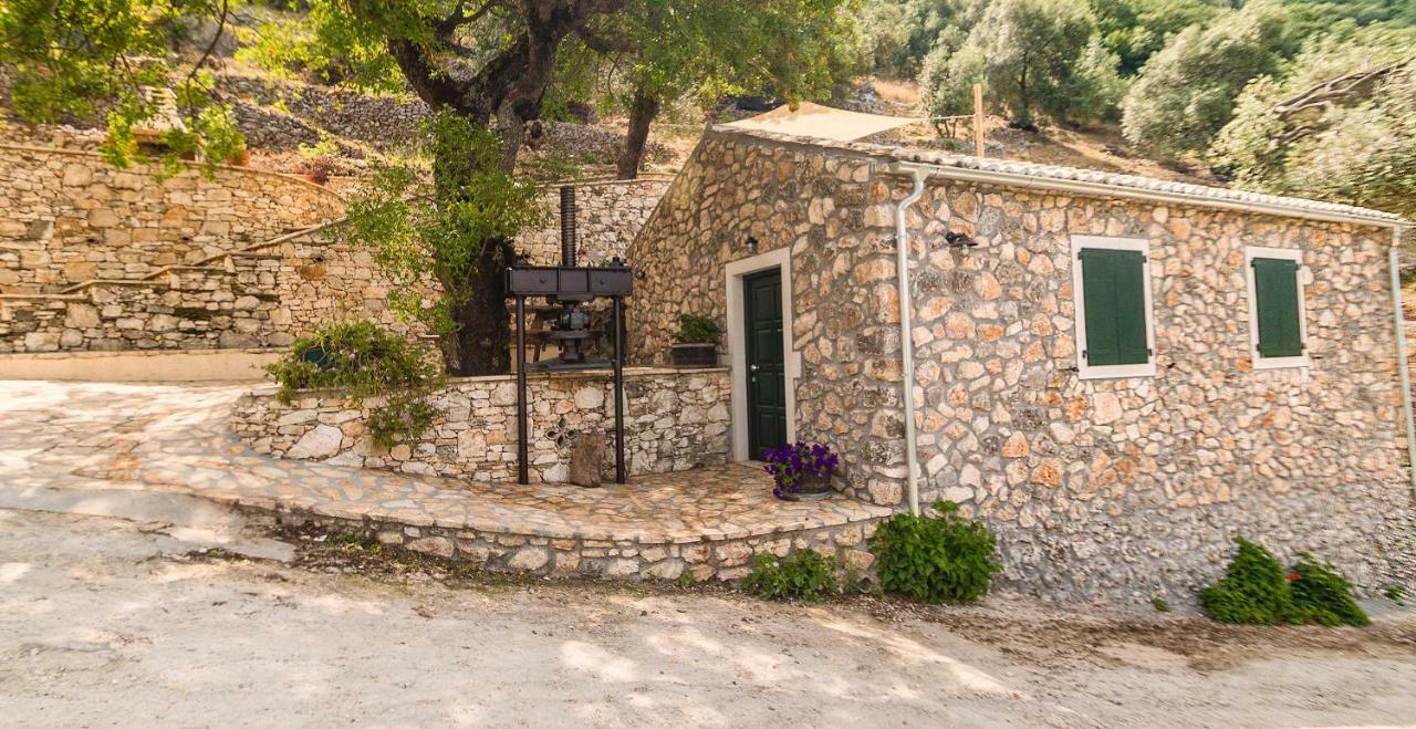 Castelli Olive Press Pensionat Acharavi  Eksteriør billede