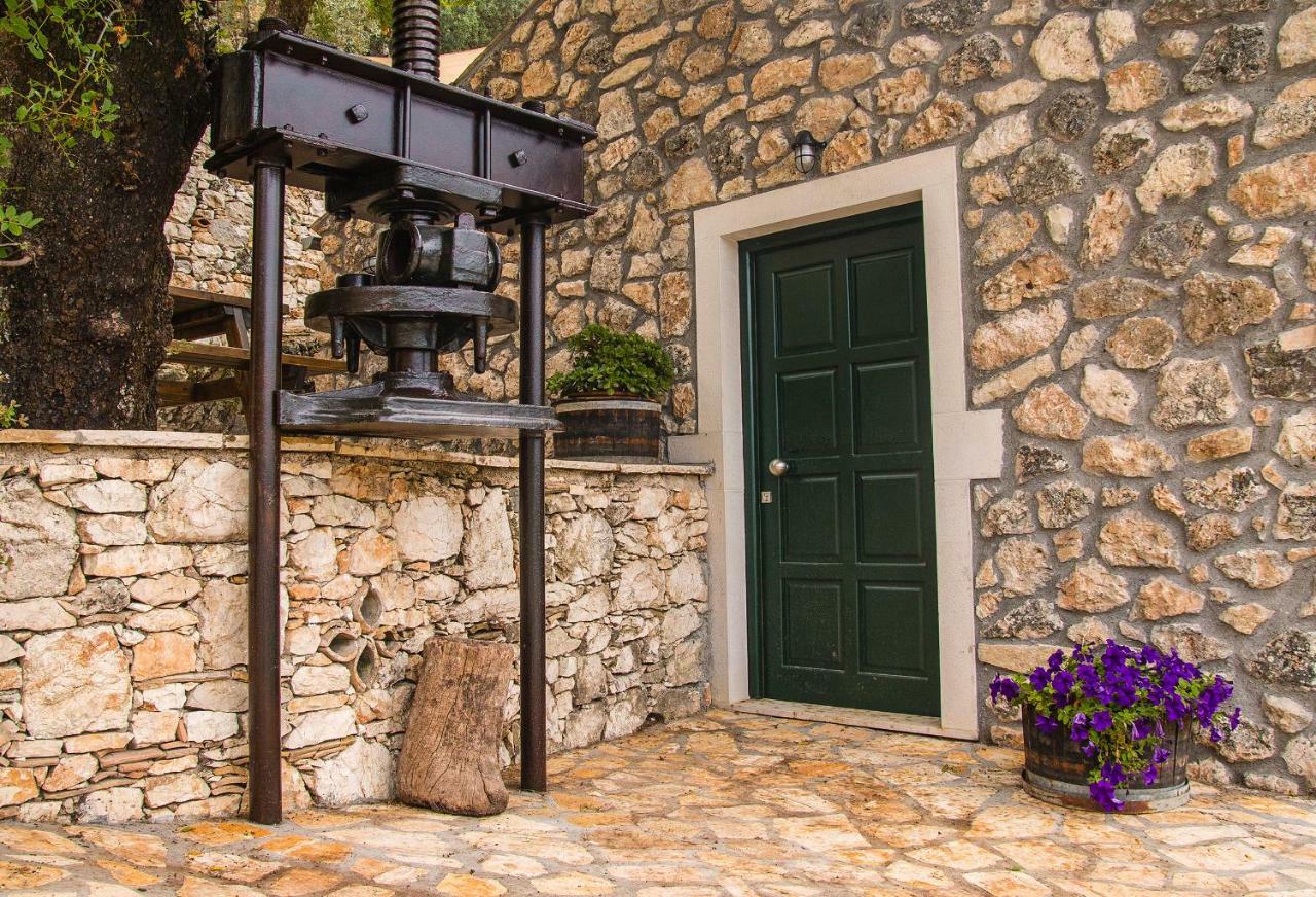 Castelli Olive Press Pensionat Acharavi  Eksteriør billede